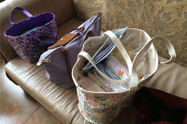 孕晚期除了破水见红还有什么征兆,临近预产期见红了但是肚子不疼