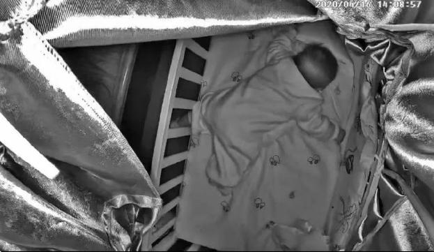 宝宝经常趴着睡是怎么回事,两岁的孩子一直趴着睡有危害吗