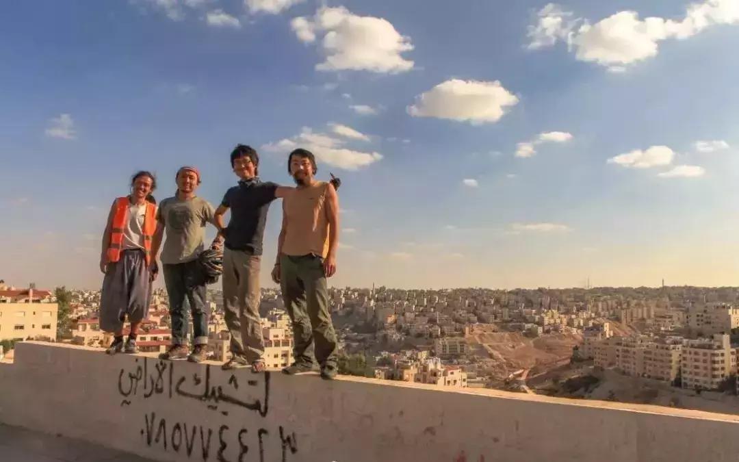 他骑行27个国家,他7年环游中国18万公里绕赤道4圈