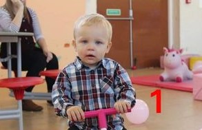 国外宝宝被邻居亲吻后中毒,婴儿被亲嘴感染什么症状