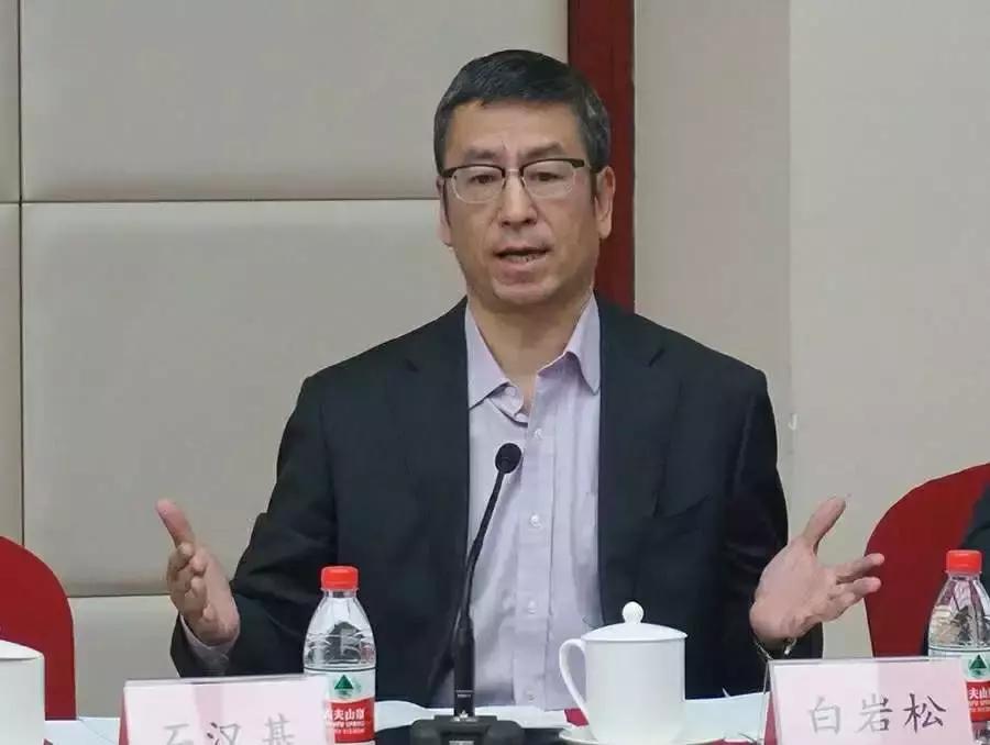 白岩松经典演讲视频自律,白岩松越自律越自由的观后感