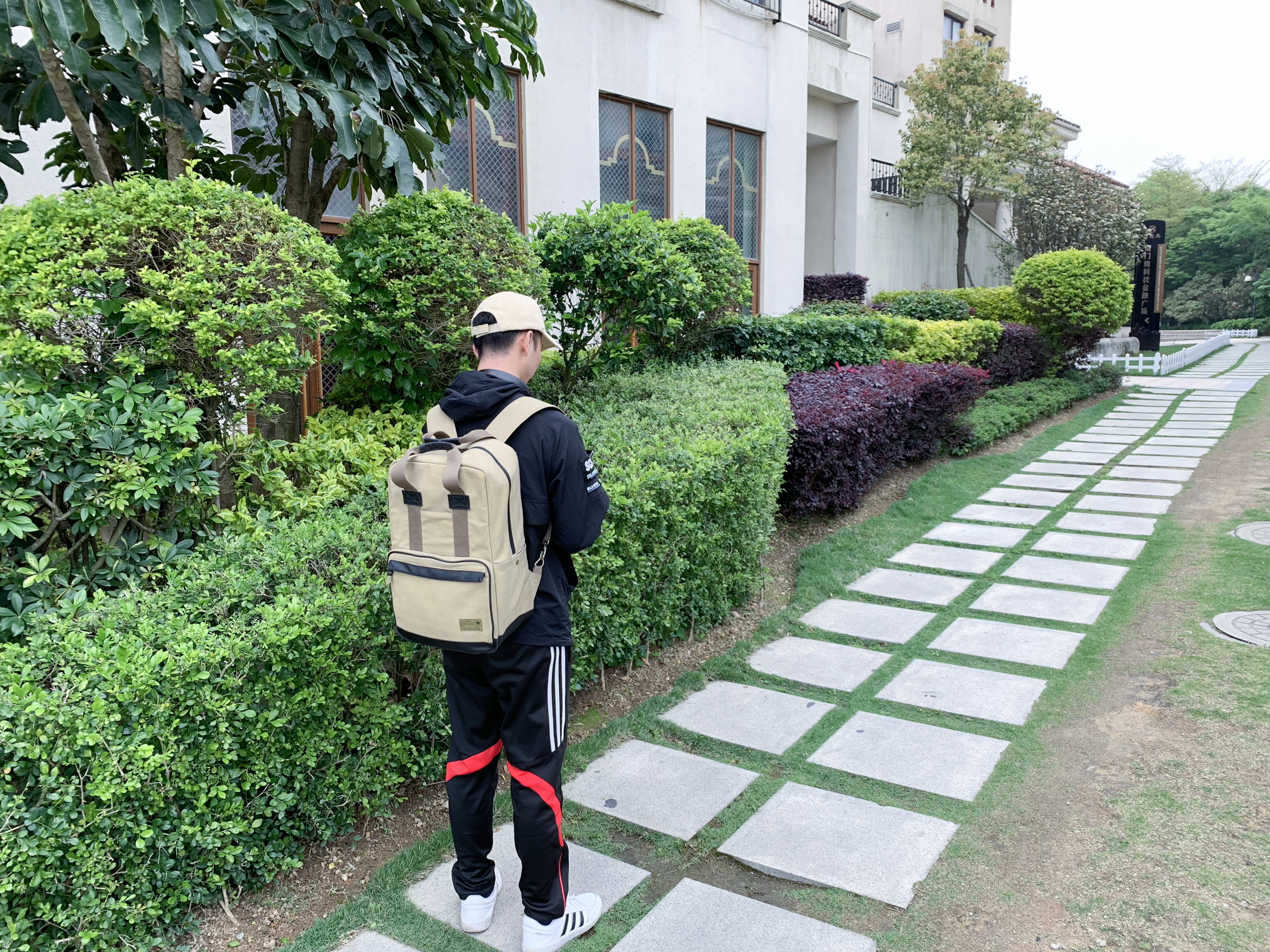 欧洲导游必买的十件东西,一个走遍世界的包包