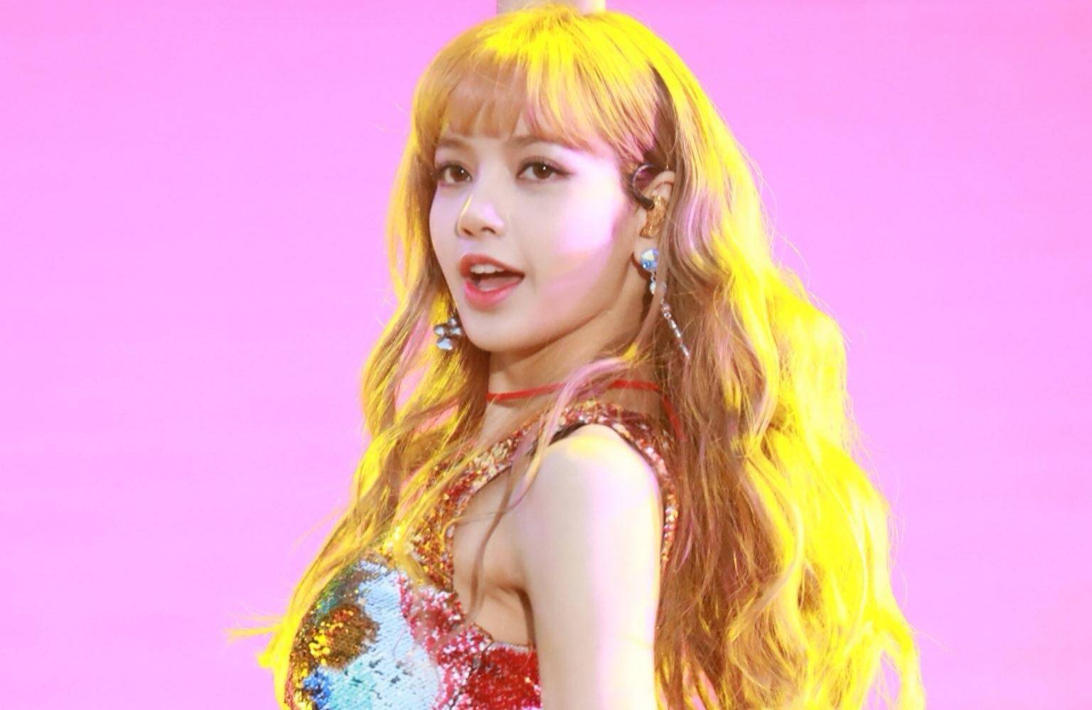 Lisa颜值被酸，化妆术隐藏东南亚脸？韩国键盘侠“杠精”上线