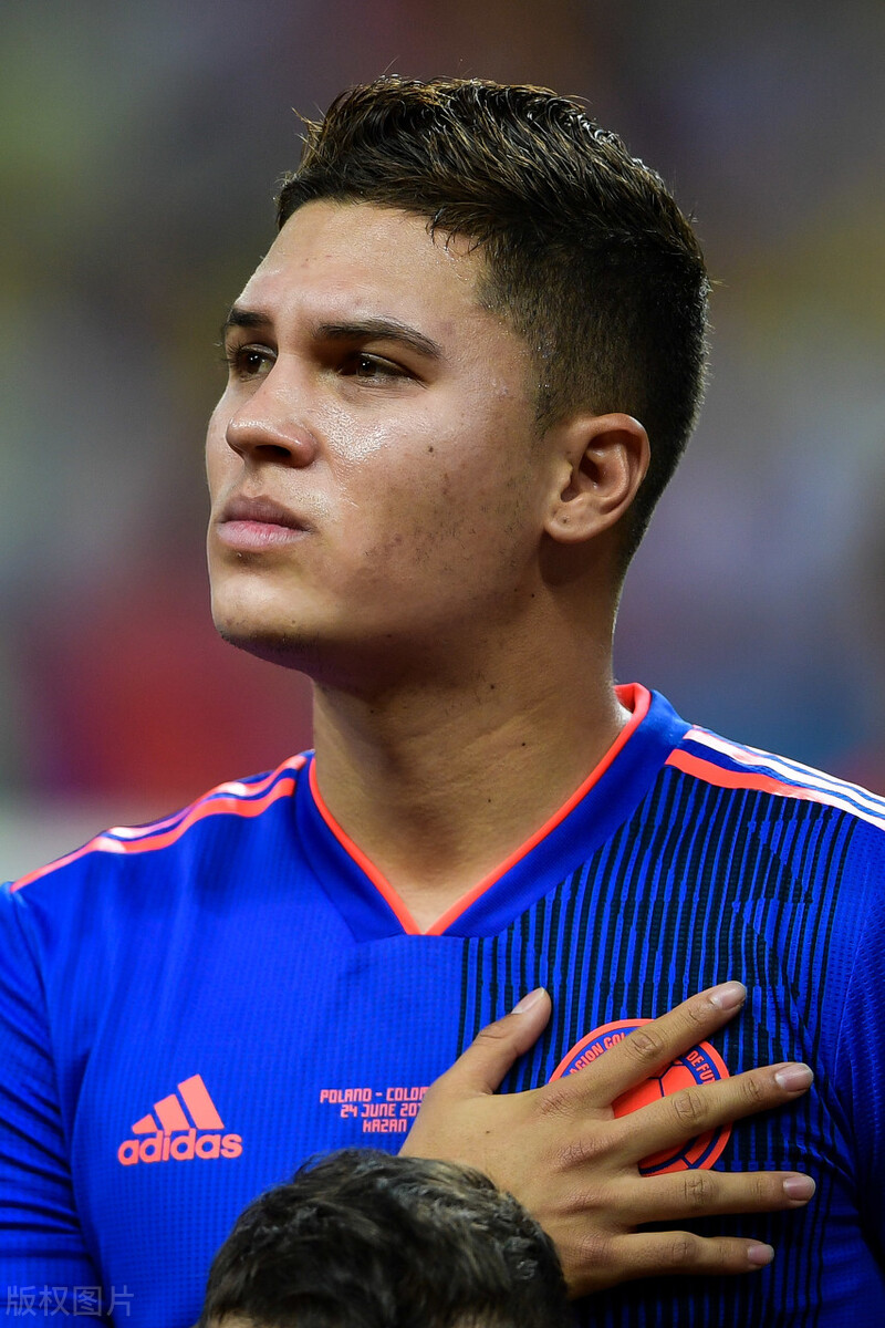 哥伦比亚4比5进球视频,哥伦比亚4-2乌拉圭有红牌吗