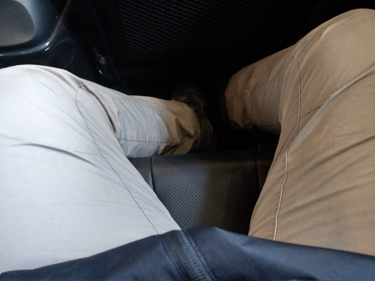 伊兰特和昂克赛拉对比试驾,传统代步新伊兰特试驾感受