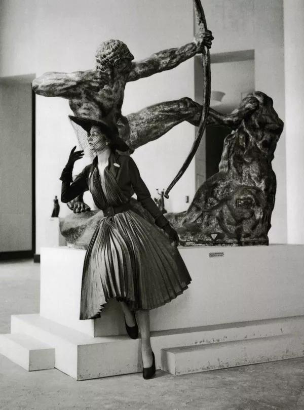 这位香奈儿的死对头，迪奥先生齐名，打造出最原汁原味的法式优雅