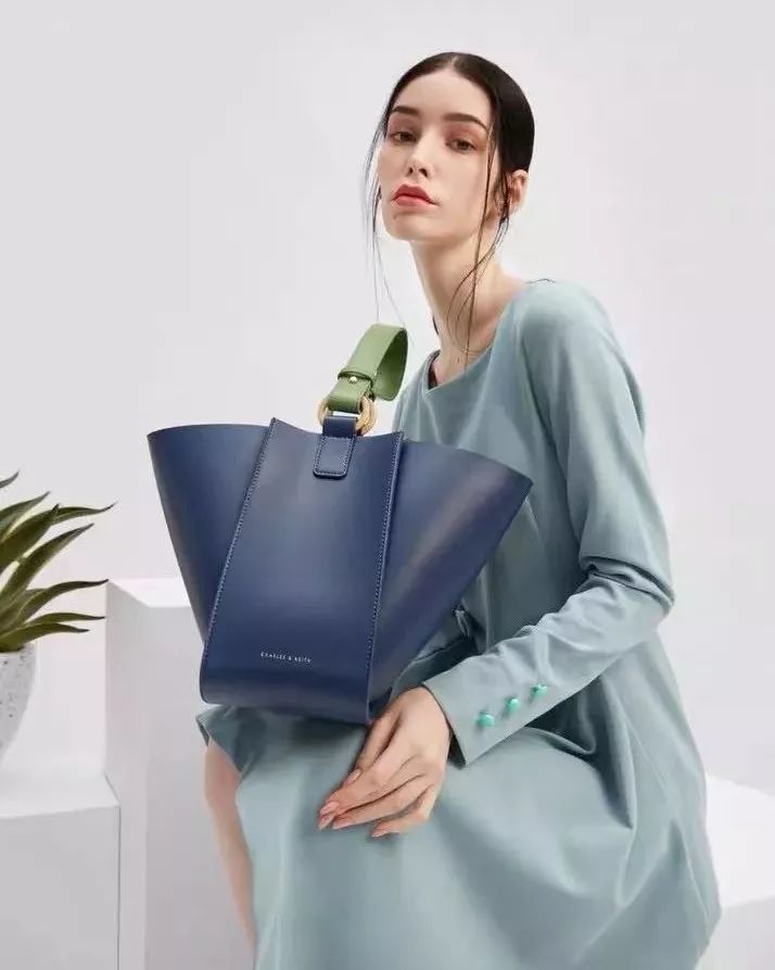 12月份小ck最新款包,小ck包怎么样值得买吗