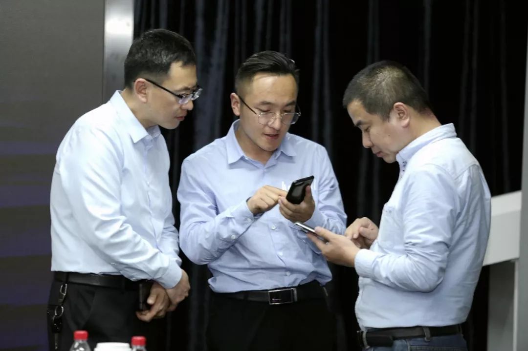 天猫京东线上与线下实体店合体,京东天猫苏宁下沉市场的趋势