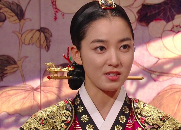 朝鲜王后张禧嫔:清朝册封一品妃,曾被尊为国母,死后却被称妖女