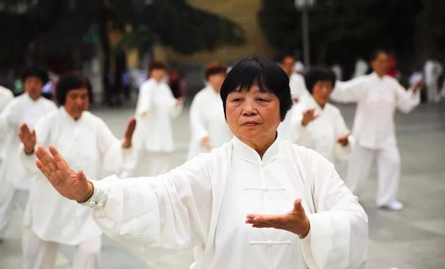 太极最简单的下势教程,太极起势单练3年
