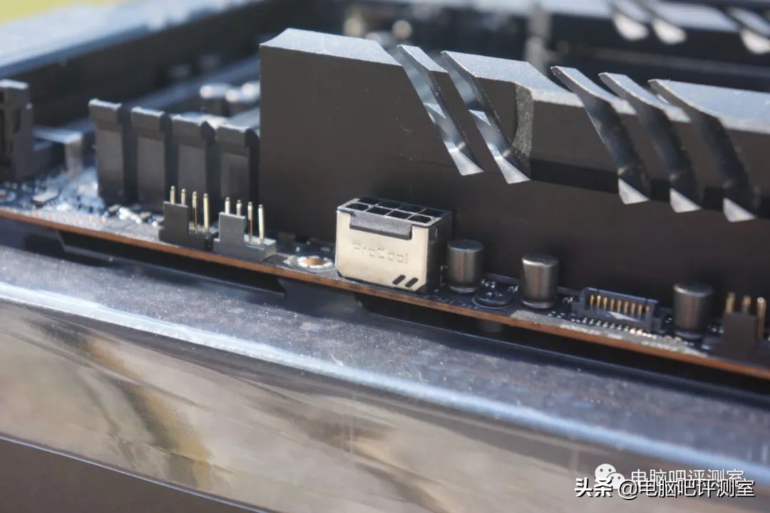 华硕rogmaximusxiii双卡,华硕rogmaximus主板对比