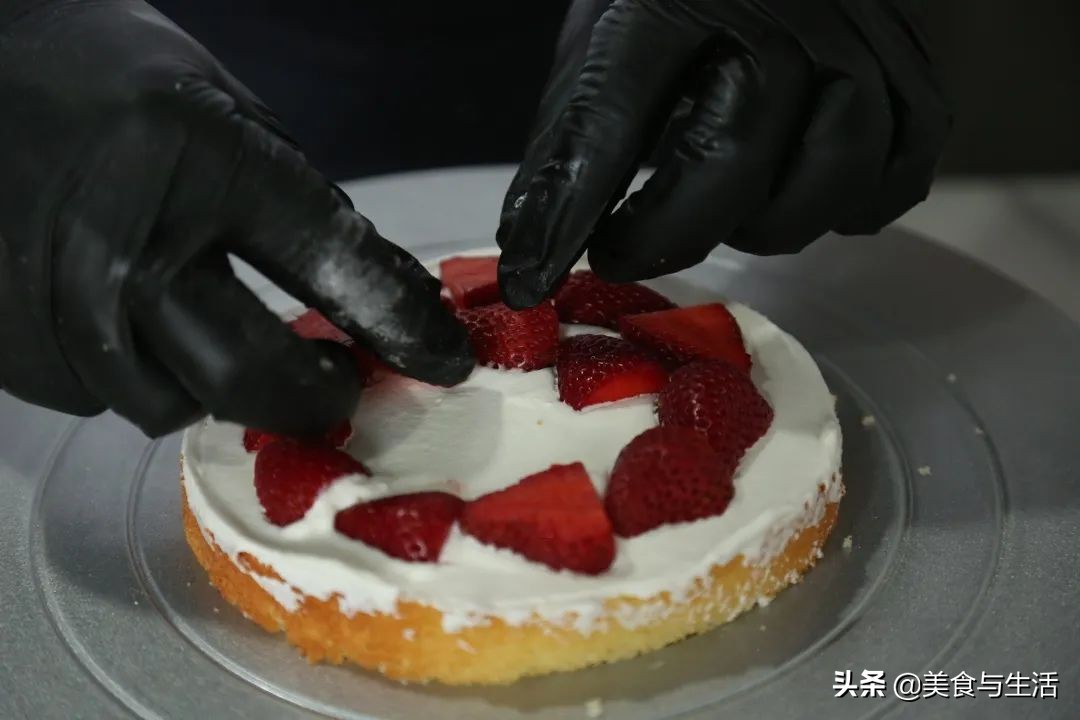 草莓奶油蛋糕教程来了你学会了没,韩国草莓蛋糕