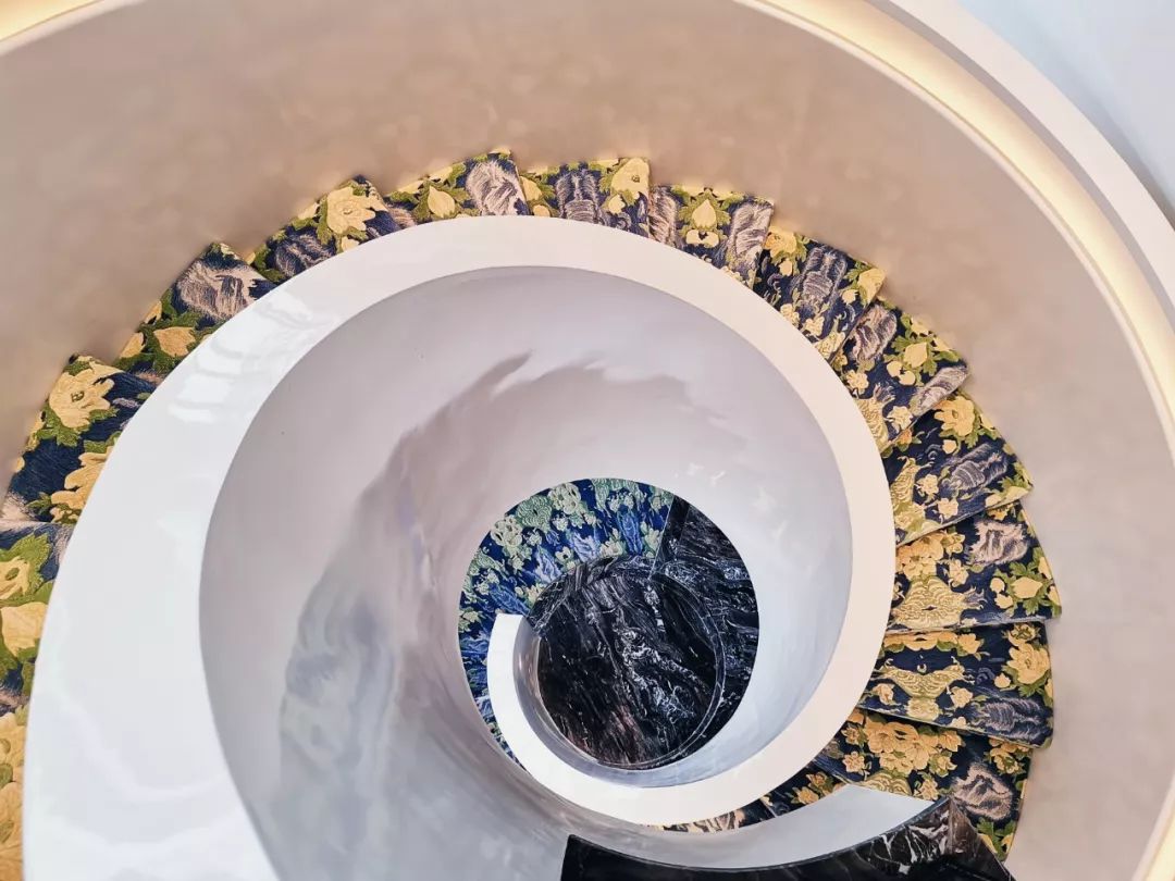 18万一个晚上的酒店什么样,1000多一晚的酒店有什么