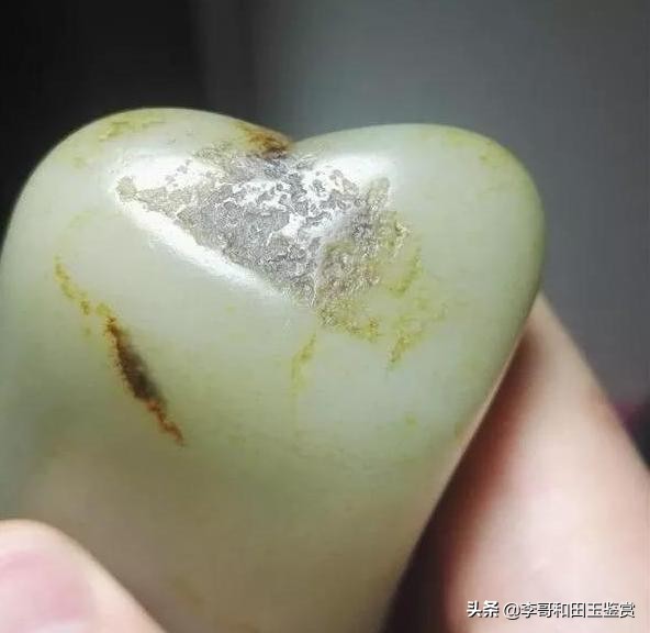 大开门和田玉原石,和田玉籽料中大开门