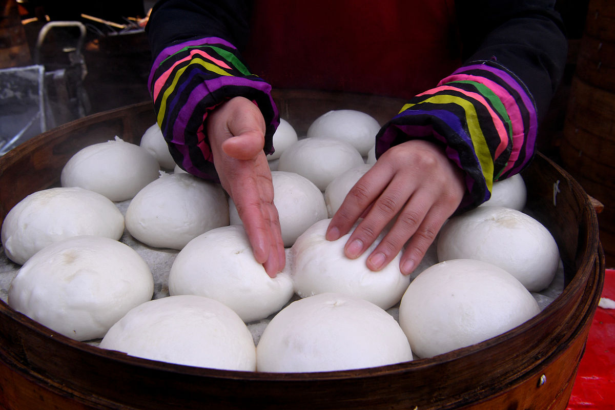 馒头怎么蒸出不塌陷不硬很松软,二次蒸馒头的方法和技巧