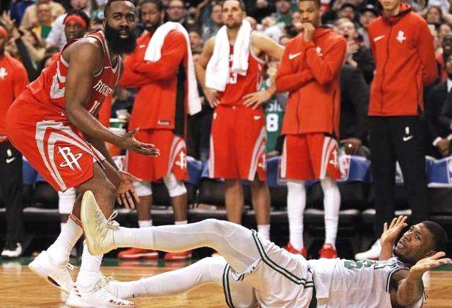 哈登生涯假摔视频,哈登十大假摔集锦