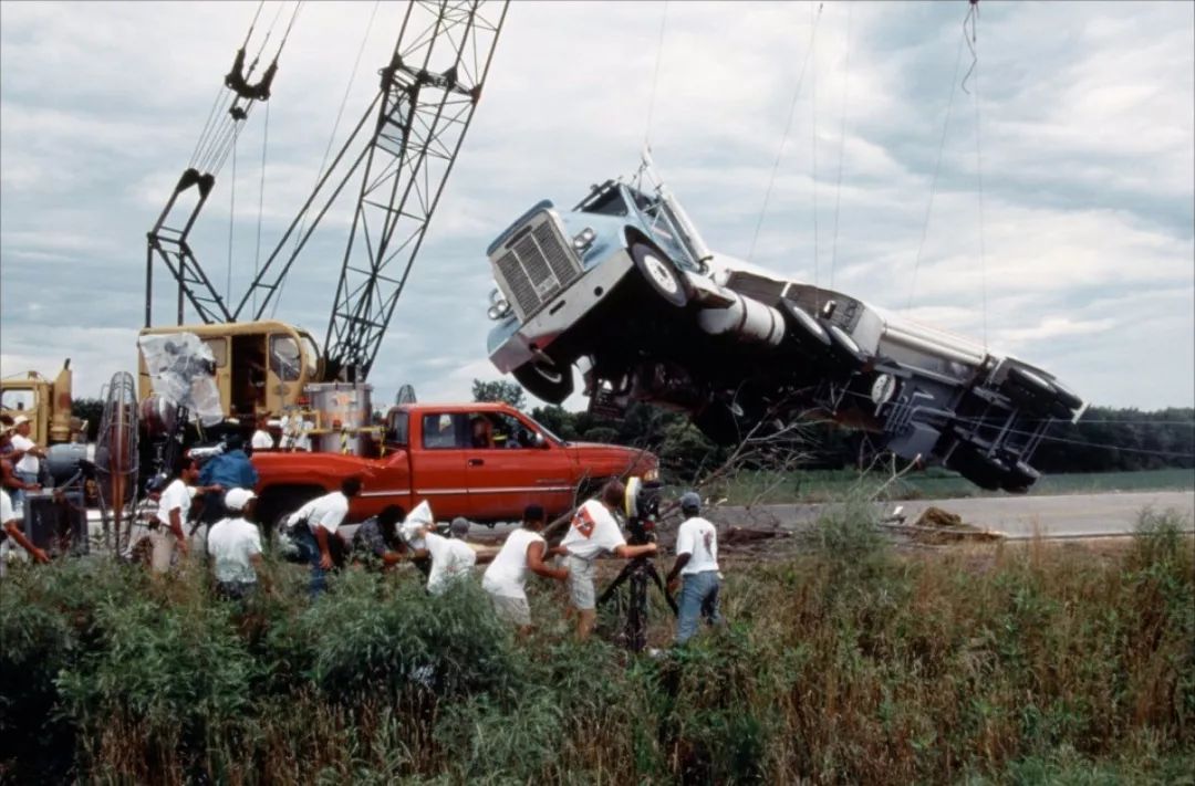 票房16亿，这部央视经常重播的顶级灾难片，上映23年无人能再复制