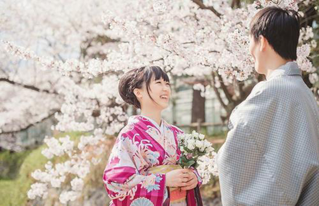 情人节礼物送女生巧克力合适吗,日本的情人节巧克力分哪两种