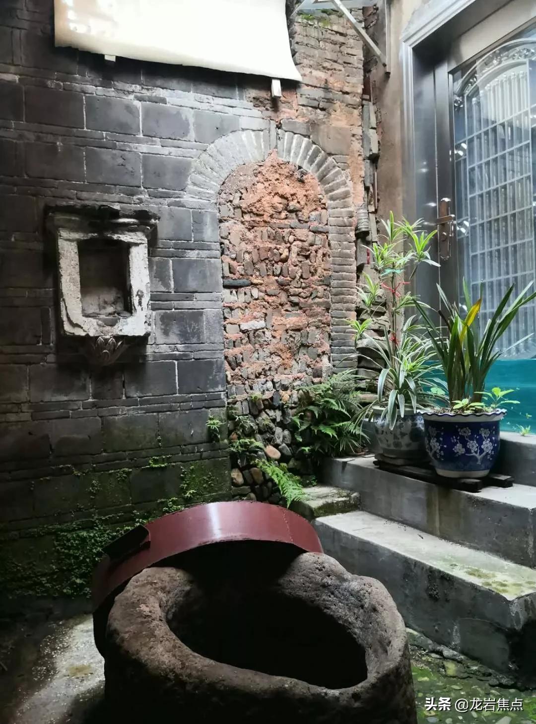 一处老屋承载着三代人的回忆,走进一座尘封百年历史的老屋