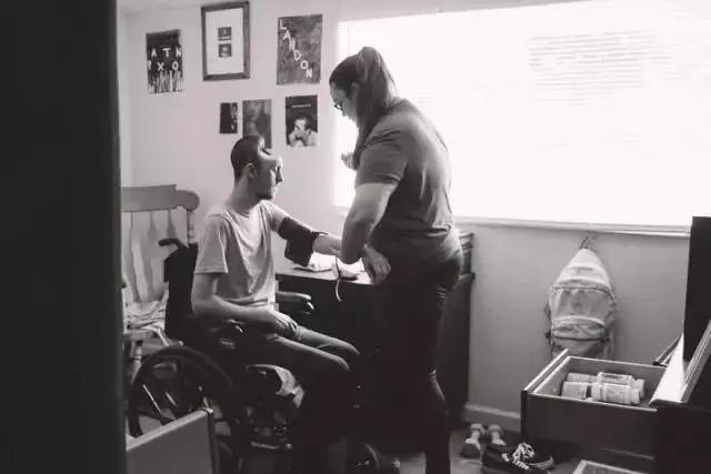 红牛功能饮料可以解困疲劳吗,红牛真的有提神抗疲劳的效果吗