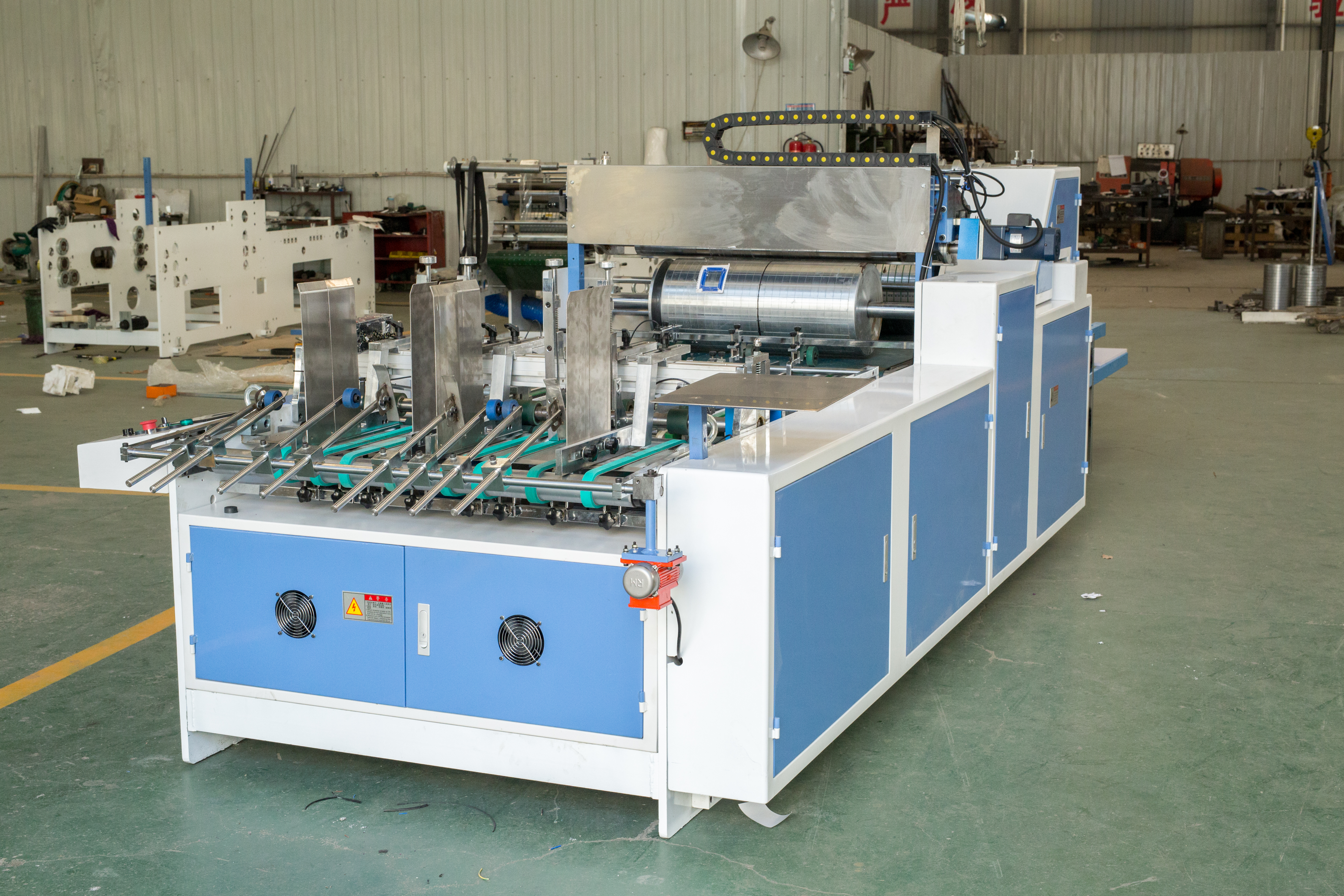 安庆永华机械,安庆永华机械打造知名贴窗机品牌