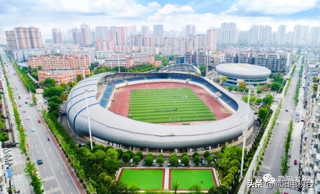 雄州影像记| 夜幕下、绿道里，弥漫着活力简阳的“运动基因”