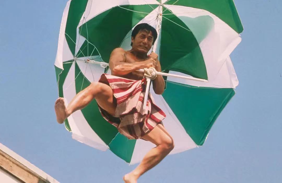 成龙电影中巨亏钱的一部,成龙20年前电影