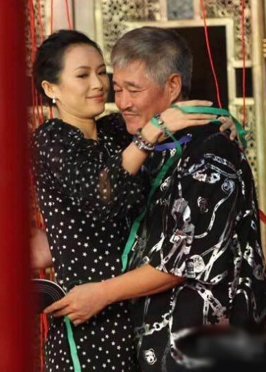 小沈阳跟谢娜视频，袁咏仪主动打招呼，章子怡：叫小姑