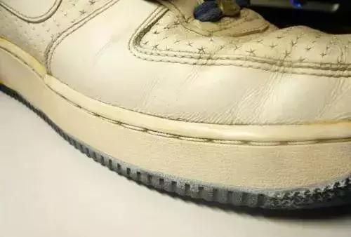 白鞋泛黄清洗神器,白鞋变黑清理的神器