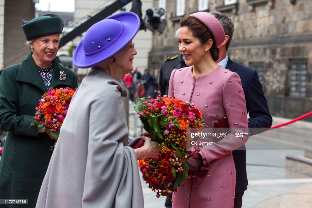 凯特王妃同款头饰,丹麦王储妃玛丽高跟鞋
