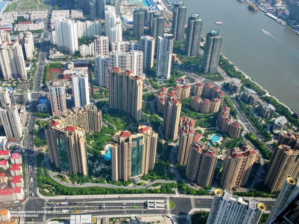 仁恒集团董事长钟声坚座驾,仁恒钟声坚谈成都天府新区