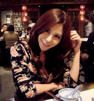 那个宁愿在宝马上哭的女孩怎么样,坐在宝马车里哭的女孩怎么样了