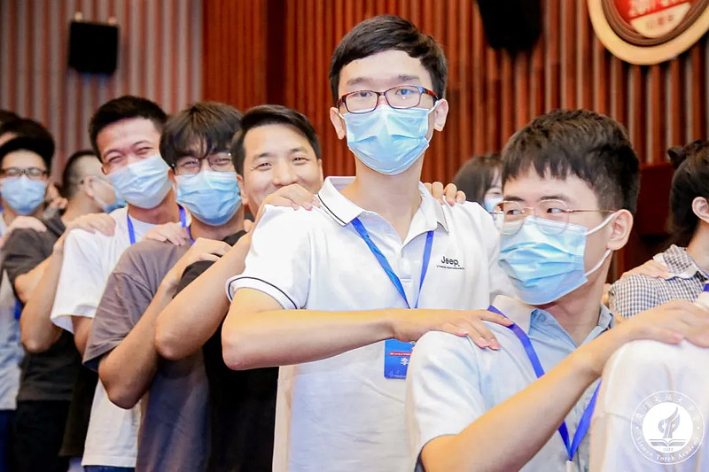 “咱们总裁班见!”职场小萌新的火炬大学堂初体验