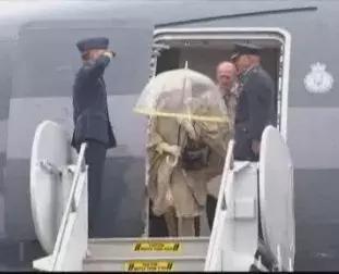 10万块一把雨伞,一把10万的雨伞成本