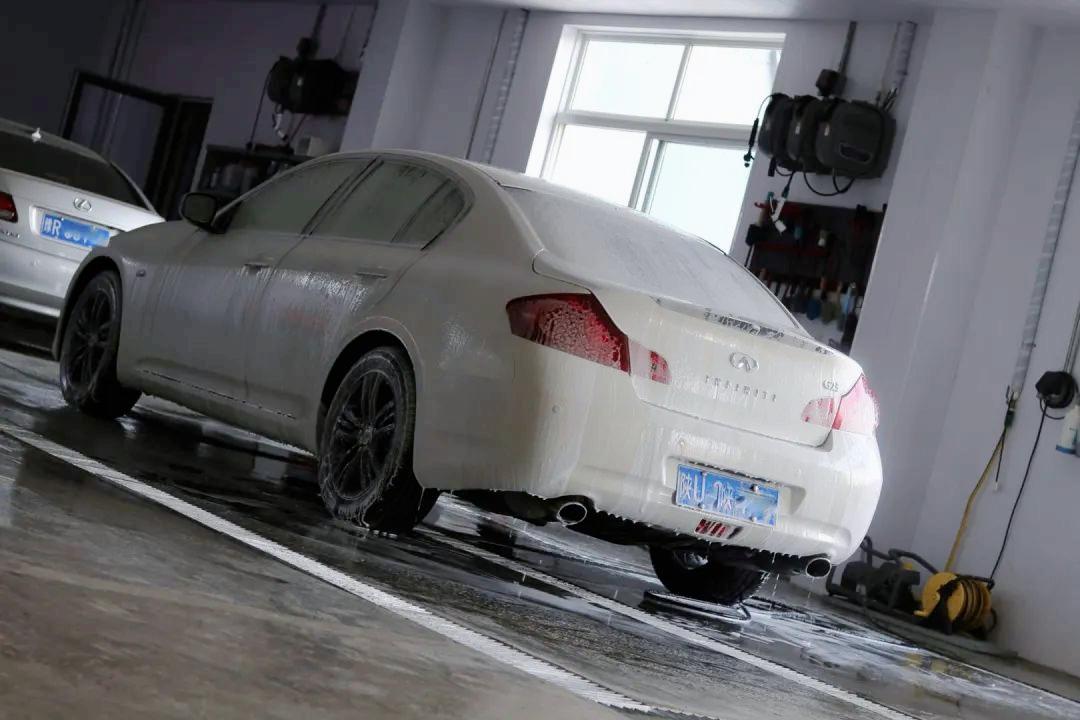 14年英菲尼迪g25拆车视频,英菲尼迪g25整备翻新