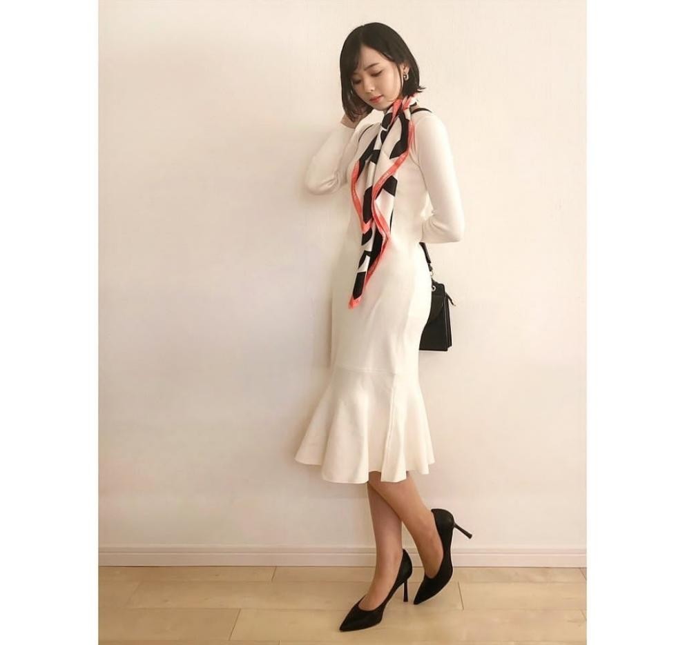 穿裙子如何搭配鞋袜,春天穿裙子配鞋子的思路技巧