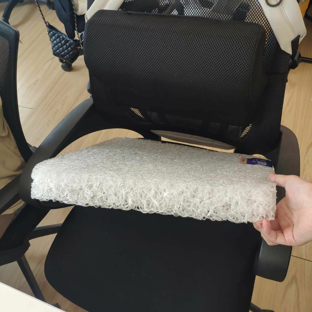 夏天屁股出疹子？试试“变态坐垫”，女同事夸赞：简直大姨妈神器