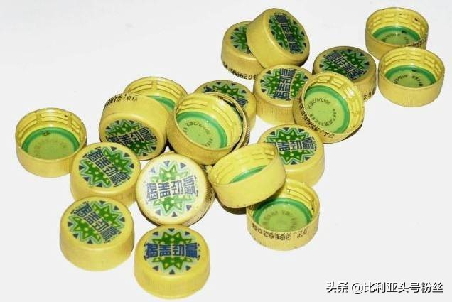 手写阵容、攒球星卡，曾经那些的看球“老习惯”还记得吗？