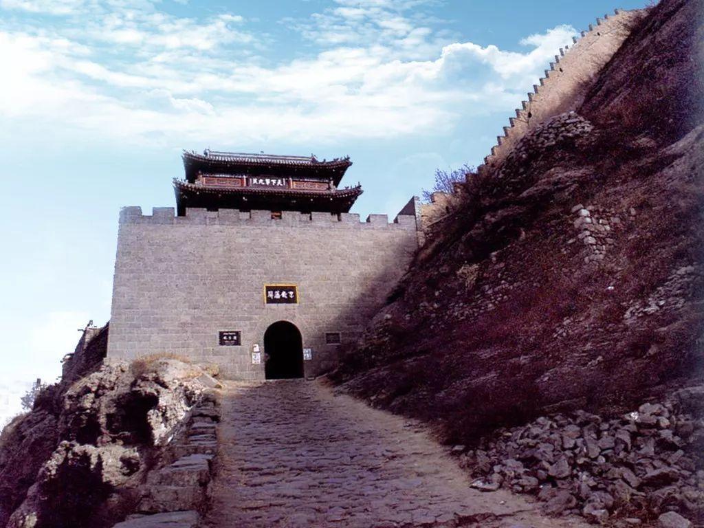 尤太忠上将：我军善攻猛将，73年冒险见邓公，亲手送5条中华烟