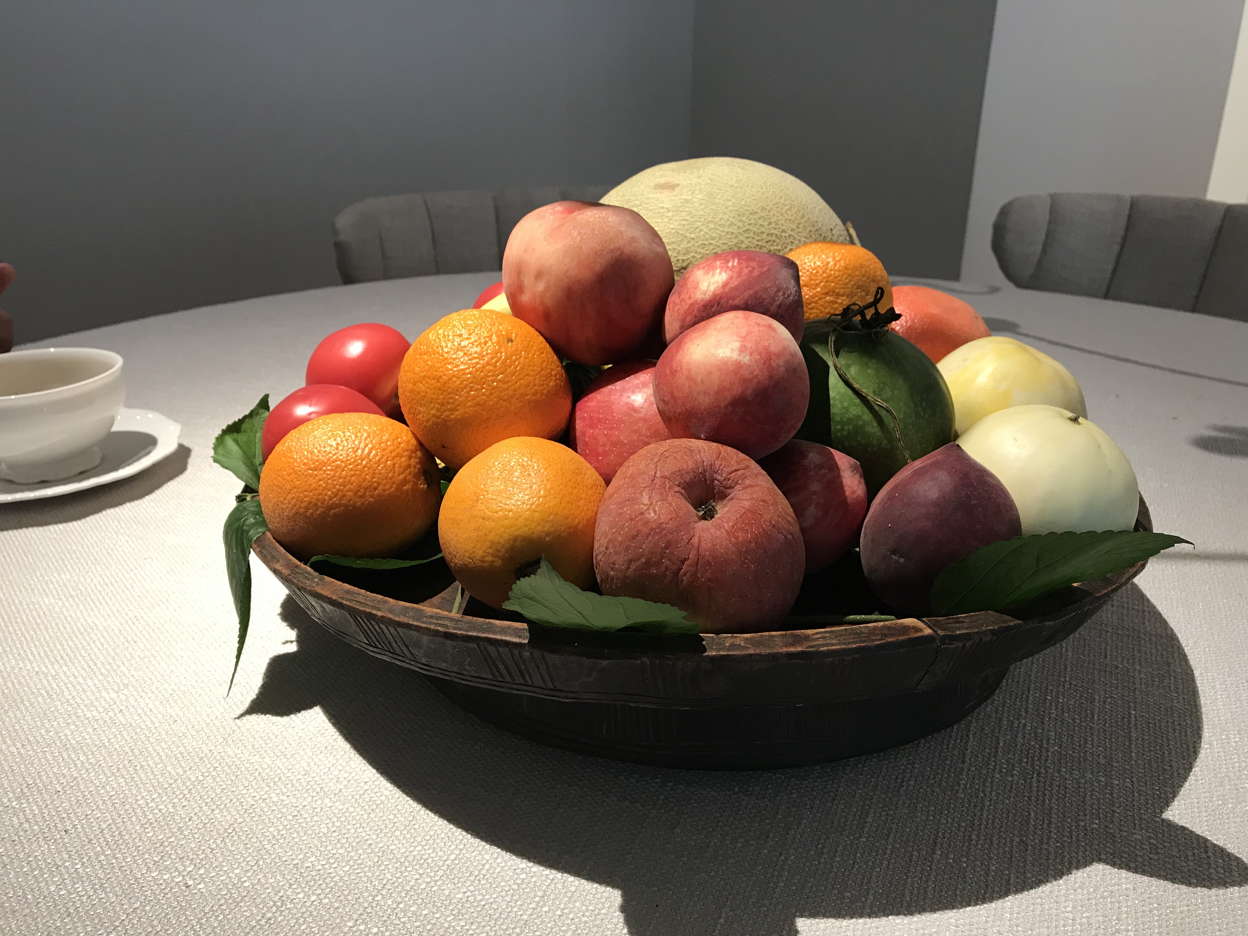 这对夫妇的家，用上海老洋房的地板铺浴缸，用石英砂做“茅厕”