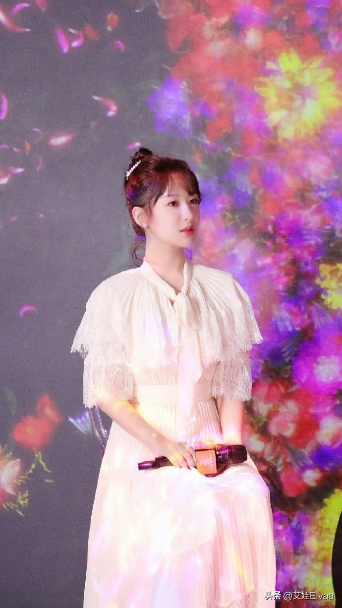 杨紫最新机场秀时髦,杨紫机场穿搭秀