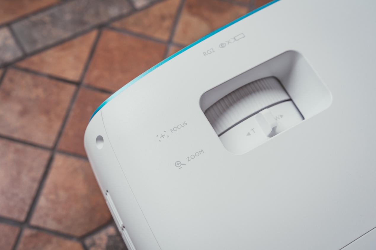 明基tk800m与爱普生chtw7000对比,明基benqtk800m4k投影仪3d影院