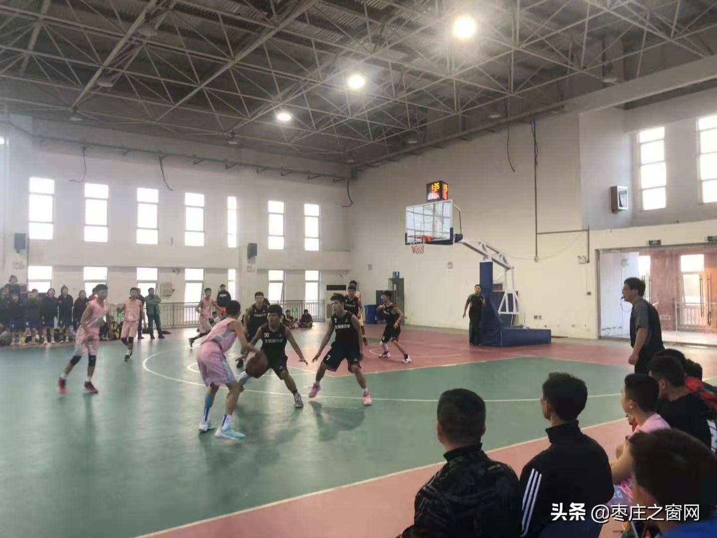 薛城舜耕中学篮球赛,青春无畏迎篮而上篮球比赛