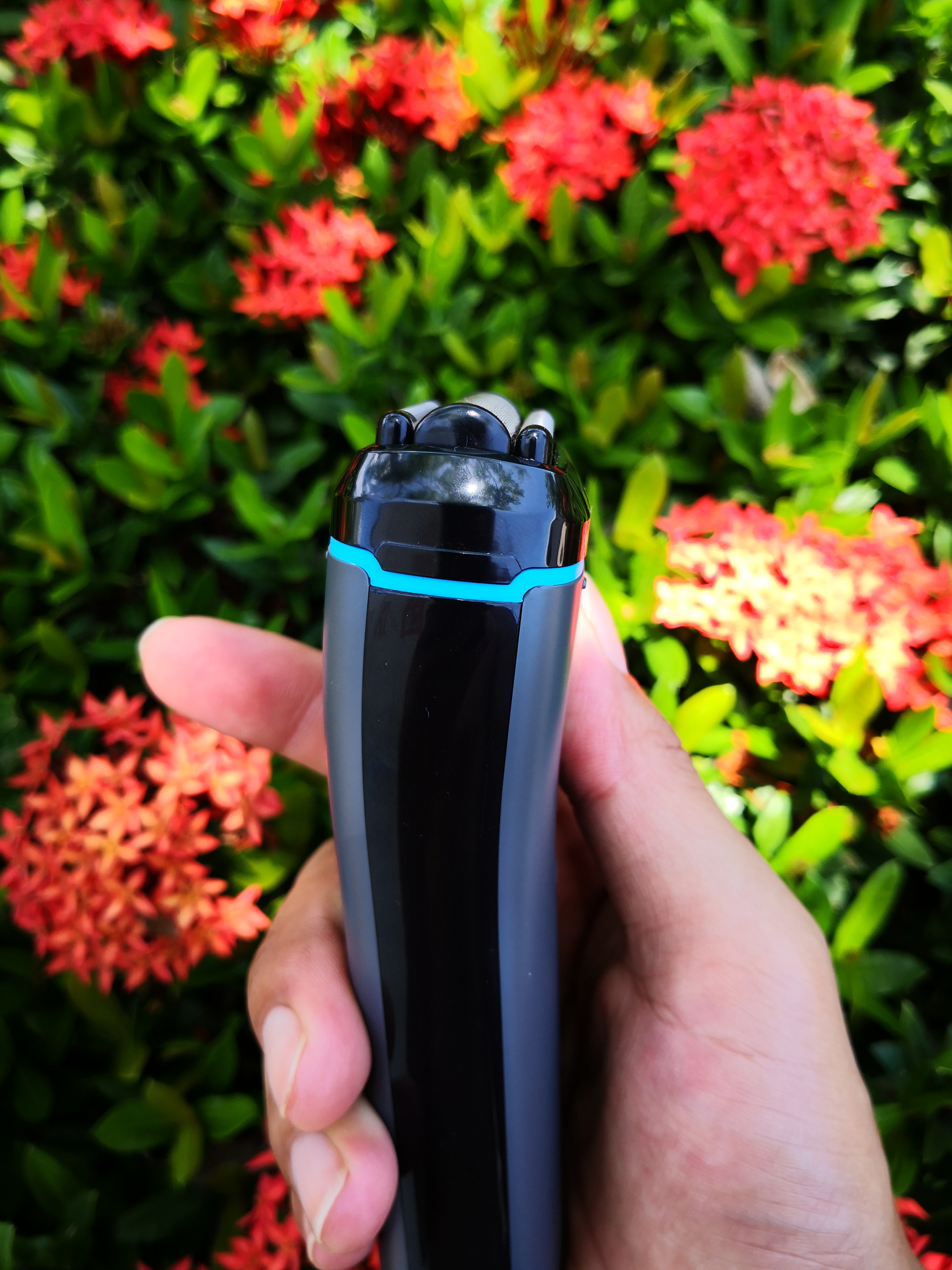 99元同价位小米飞科剃须刀哪个好 (同价位飞科和飞利浦哪个剃须刀好)