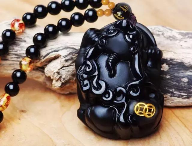 珠宝十二生肖的寓意和象征,珠宝佩戴风水