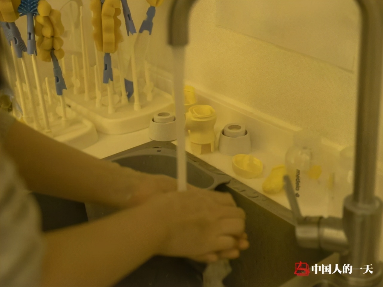 背奶妈妈上班要吸两次奶怎么消毒,背奶妈妈重回职场