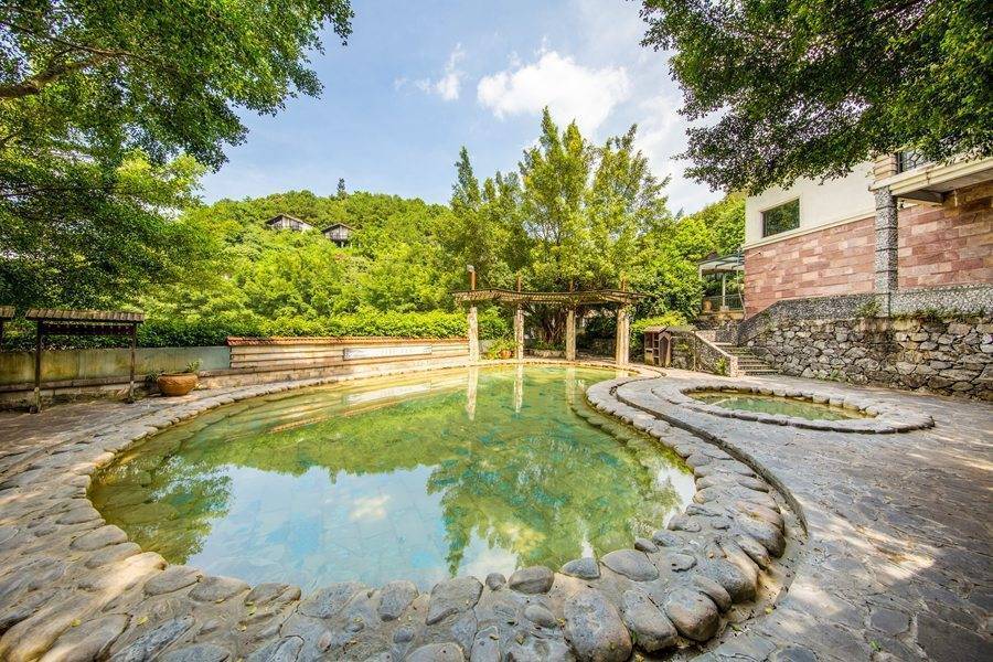 温泉小镇44平房子效果图,温泉小镇6层洋房