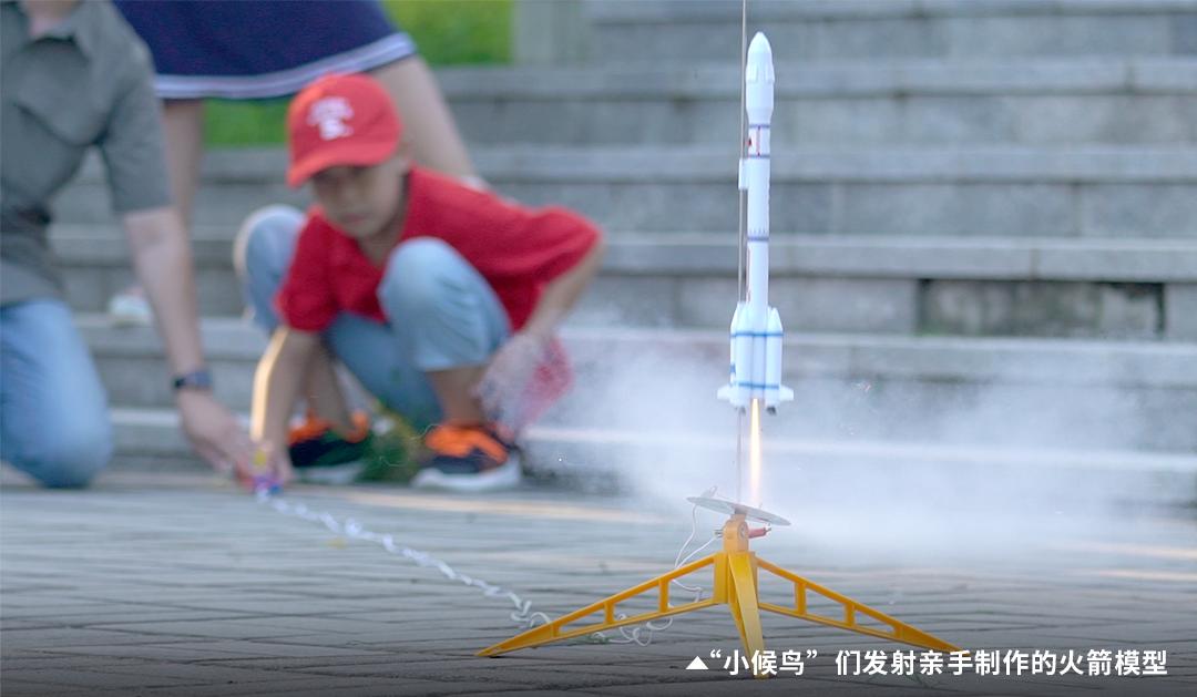 这群来自全国各地的「小候鸟」,温暖了整个上海