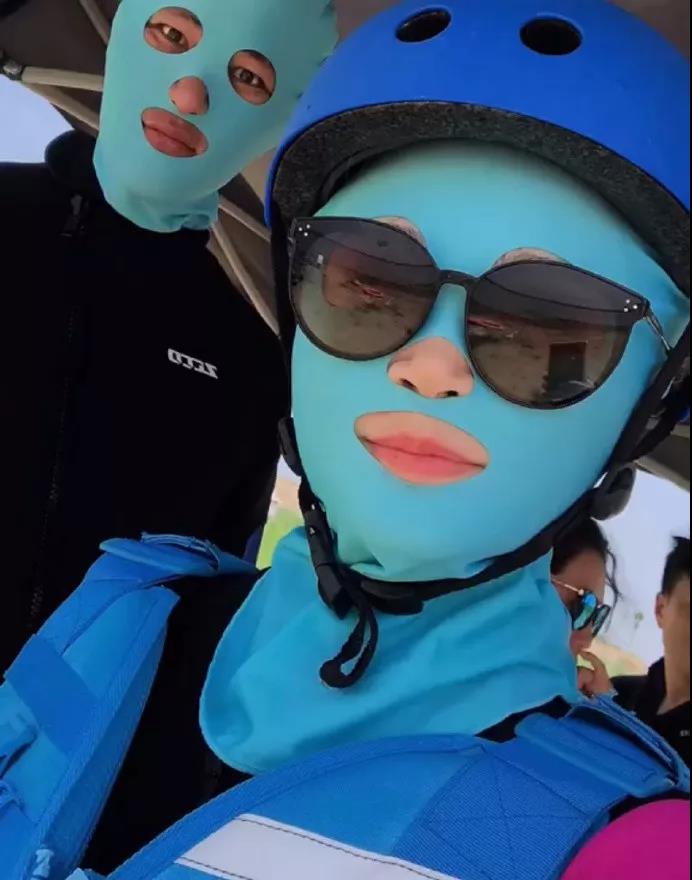 搞笑打电话说尴尬的私事,假装打电话幽默搞笑段子