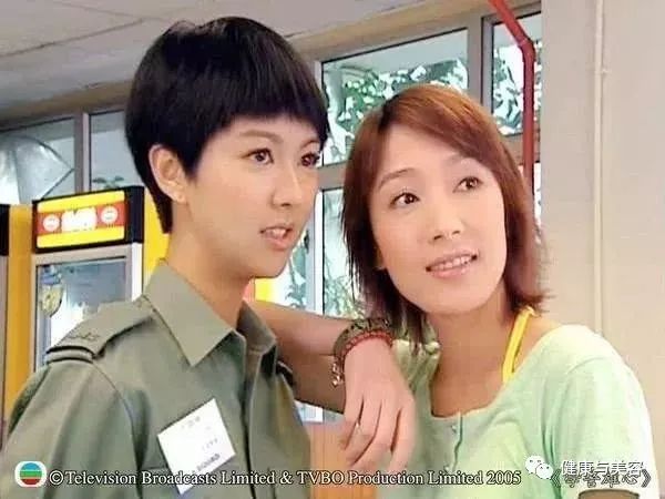 薛凯琪法令纹,薛凯琪保养秘诀每天敷面膜